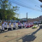 Semana Santa inicia com missa e bênção de Ramos na Paróquia São Roque