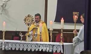 Padre Daniel anuncia início das missas carismáticas na Matriz São Roque