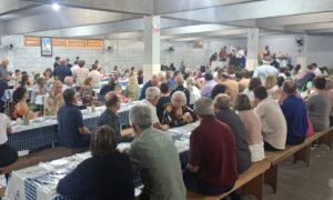 Paróquia Santa Catarina de Alexandria promove tradicional Almoço de Ramos em Estação Cocal