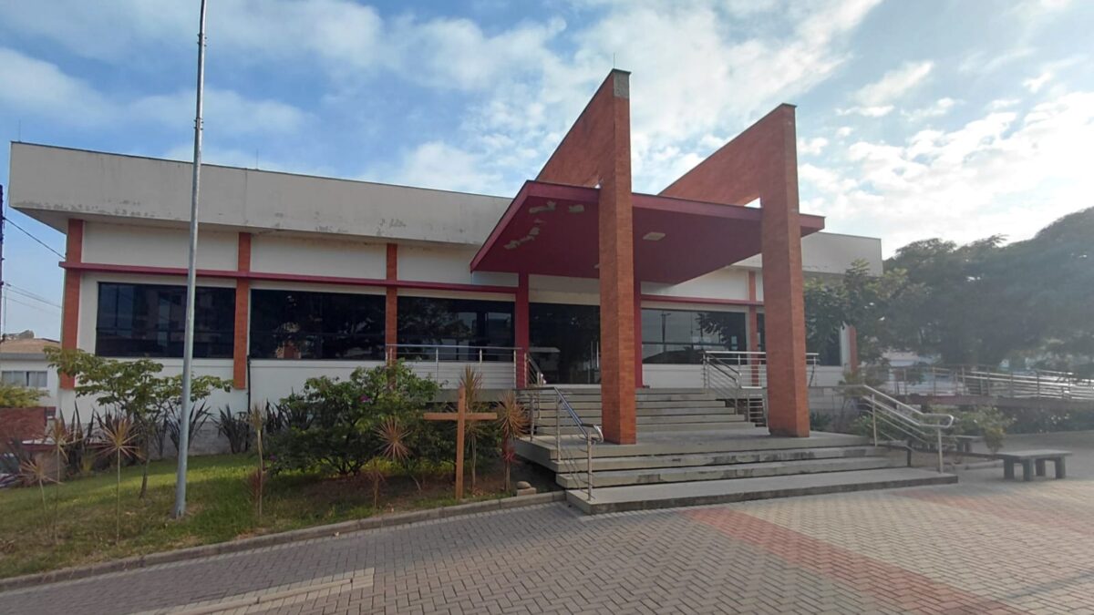 Mutirão de limpeza mobiliza comunidade no Salão Paroquial da Igreja Matriz São Roque neste sábado