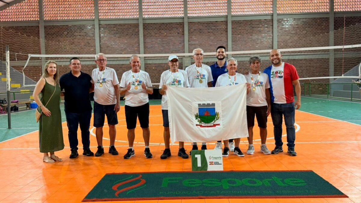 Vôlei masculino 60+ de Morro da Fumaça se classifica para etapa estadual do Jasti
