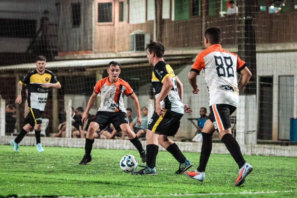 Copa Cermoful de Futebol Suíço começa com vitórias de Ressaca/Novak e Smoke City