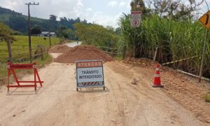 Defesa Civil interdita ponte na Linha Bortolatto, entre Morro da Fumaça e Cocal do Sul