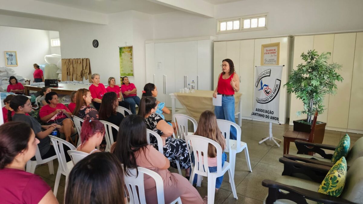 Cantinho do Amor realiza primeira palestra do ano para gestantes