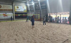 Circuito de Beach Tennis movimenta alunos do projeto Em Movimento