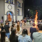 Luau reúne jovens e famílias na Praça da Igreja Matriz São Roque