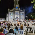 Luau reúne jovens e famílias na Praça da Igreja Matriz São Roque