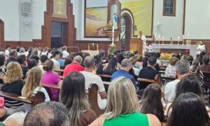 Missa carismática é celebrada na Igreja Matriz São Roque