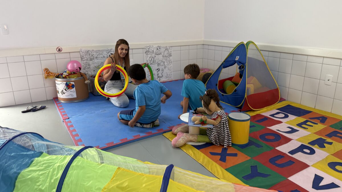Salas especializadas fortalecem atendimento a estudantes com autismo em Morro da Fumaça