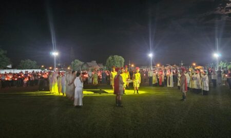 Fiéis acompanham Via Sacra e Procissão do Senhor Morto em Morro da Fumaça