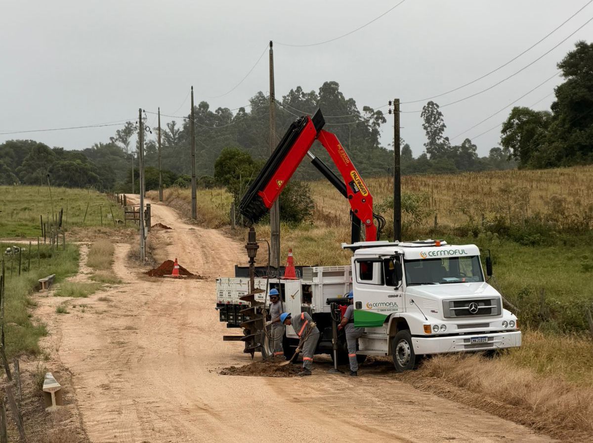 Cermoful amplia capacidade de energia em Linha Torrens com rede trifásica