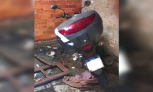 Moto furtada durante a madrugada é recuperada pela Polícia Militar