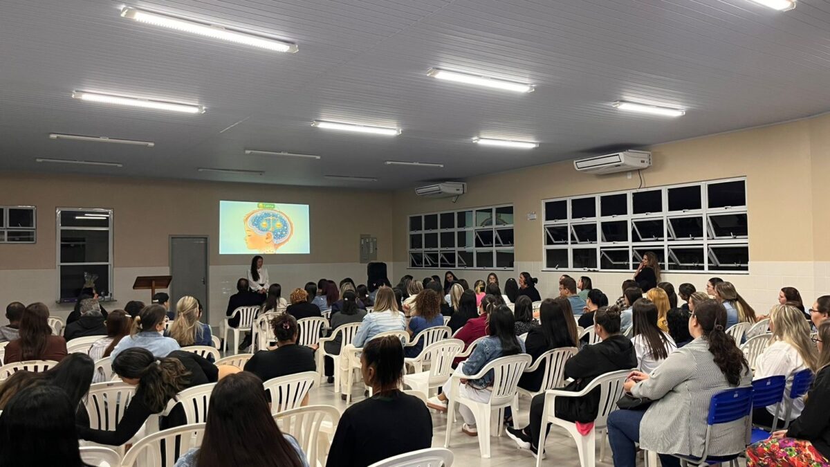 Educação fumacense fortalece inclusão com capacitação sobre autismo