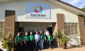 Deputados visitam Associação Mãos do Bem e destacam importância do trabalho voluntário