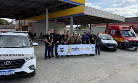 Morro da Fumaça realiza blitz educativa em alusão ao Maio Amarelo