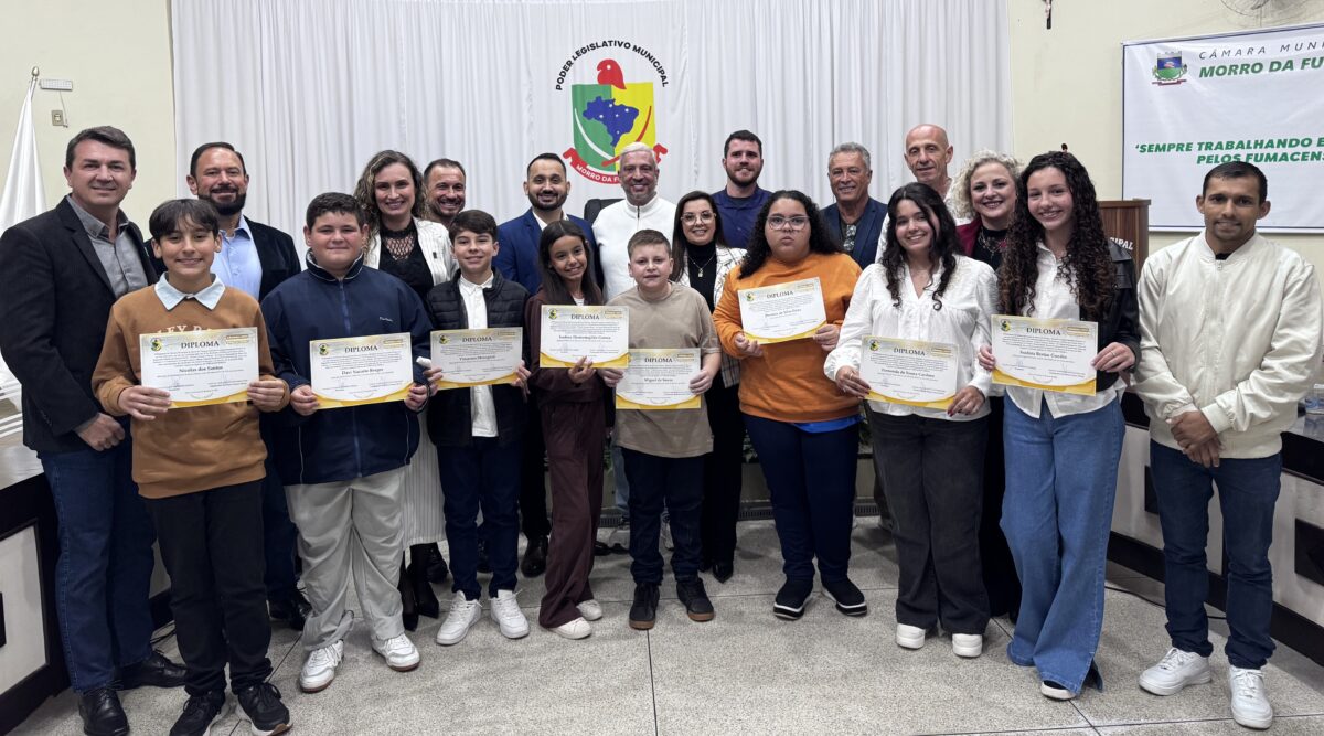Jovens tomam posse como vereadores mirins e prometem levar a voz das escolas ao parlamento de Morro da Fumaça