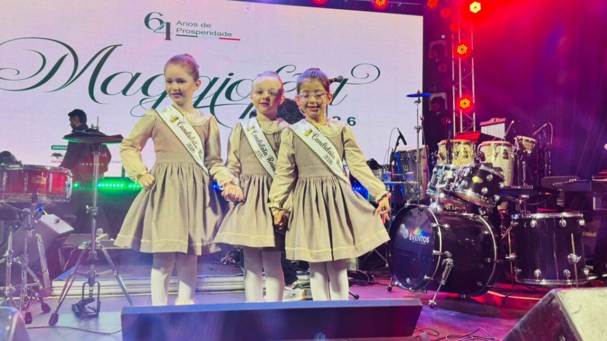 Candidatas a rainha e princesas da Festa de Nossa Senhora do Carmo intensificam divulgação e venda de rifa