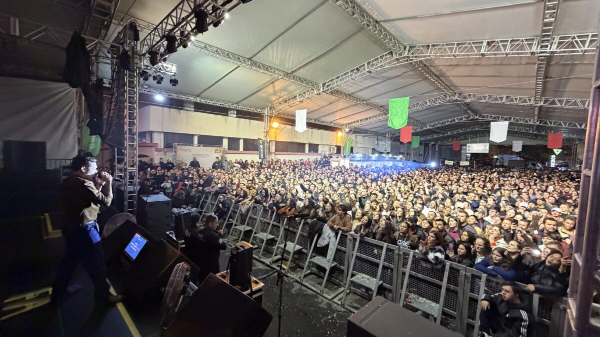 Felipe Araújo emociona multidão e abre a Maggiofest 2026 em grande estilo