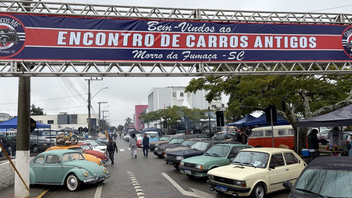 9º Encontro de Carros Antigos reúne apaixonados pelo antigomobilismo em Morro da Fumaça