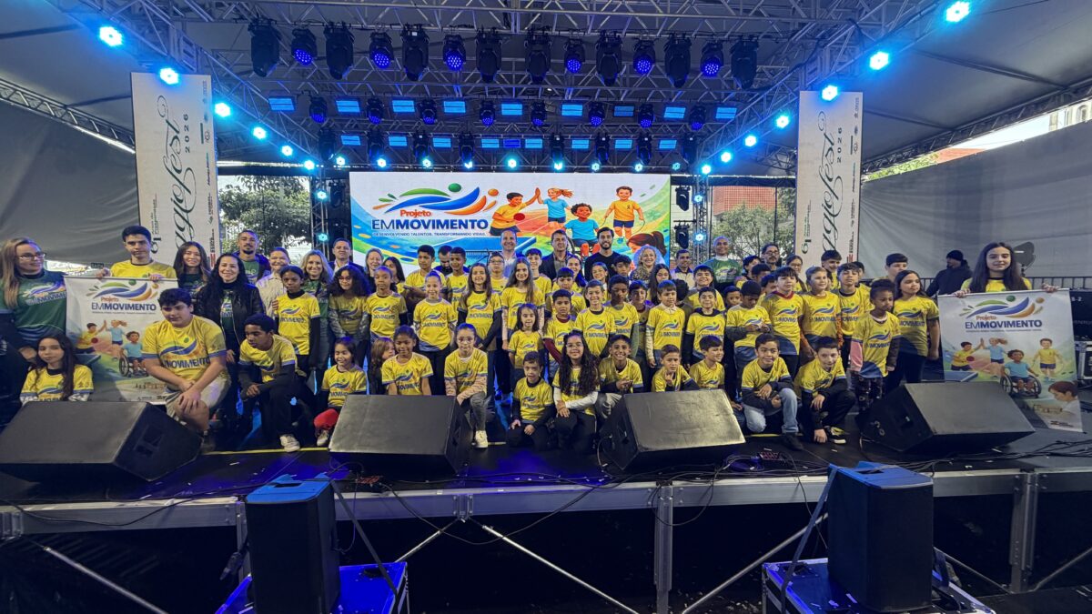 Governo de Morro da Fumaça realiza entrega dos uniformes do projeto Em Movimento