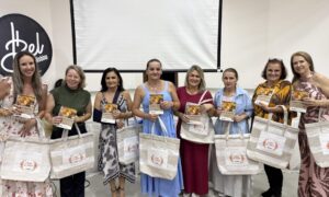 Morro da Fumaça lança primeira edição do livro de receitas dos Clubes de Mães