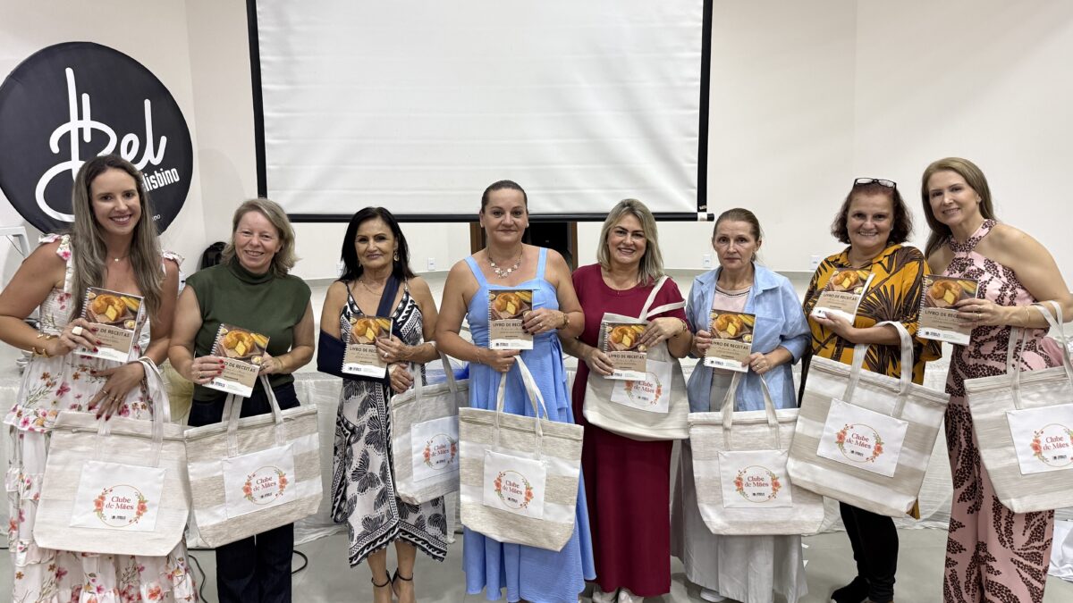 Morro da Fumaça lança primeira edição do livro de receitas dos Clubes de Mães