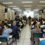 Psicopedagoga Elaine Cristina Bortolatto participa de livro sobre Educação lançado na Unesc