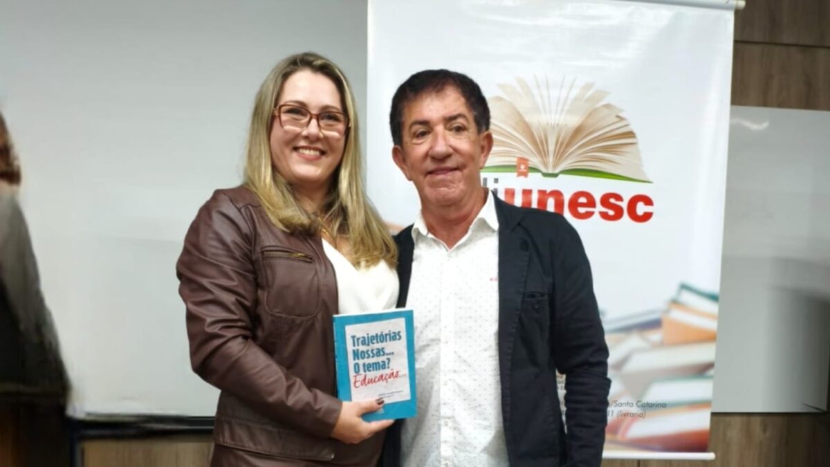 Psicopedagoga Elaine Cristina Bortolatto participa de livro sobre Educação lançado na Unesc