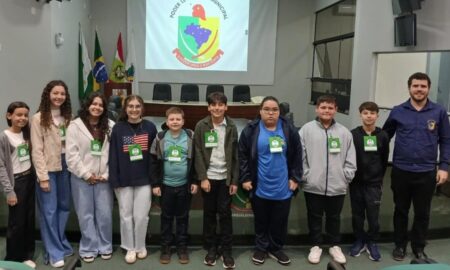 Vereadores mirins de Morro da Fumaça participam de capacitação política em Forquilhinha