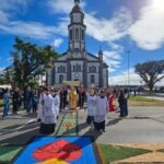 Igreja lotada e forte participação dos fiéis marcam Corpus Christi em Morro da Fumaça