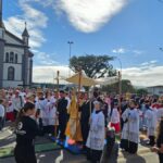 Igreja lotada e forte participação dos fiéis marcam Corpus Christi em Morro da Fumaça