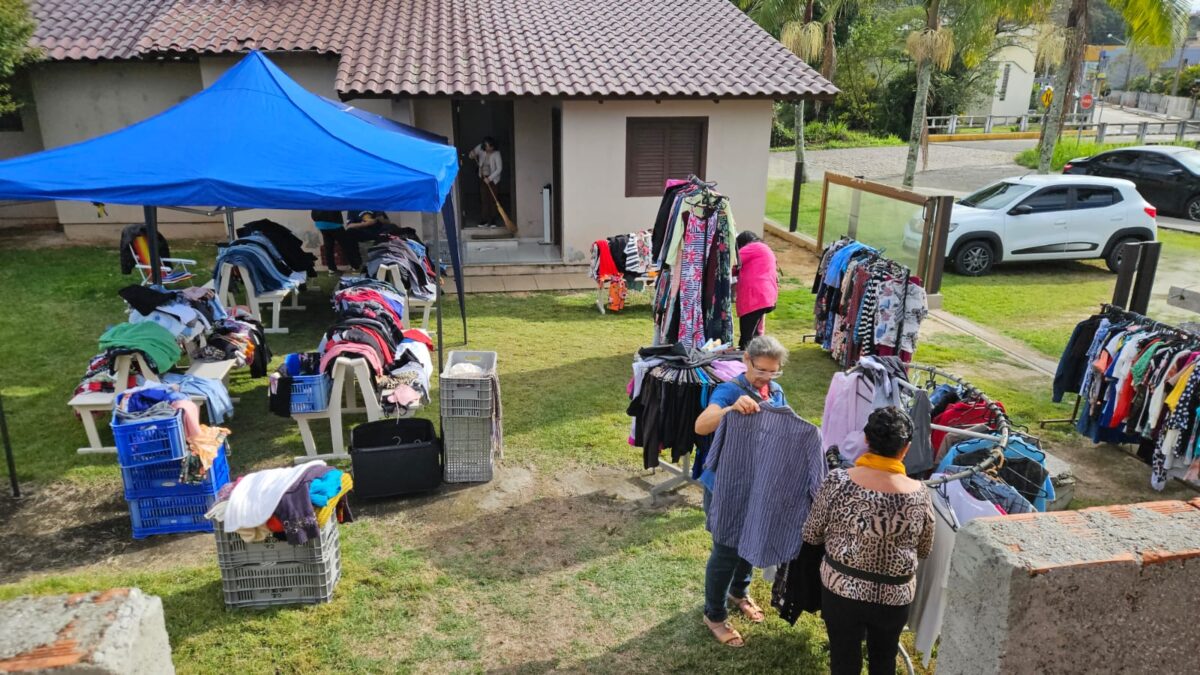 Berço de Jesus realiza primeira feira beneficente em sede própria