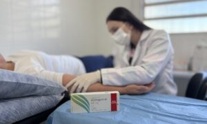 Morro da Fumaça inicia oferta do implante contraceptivo Implanon pelo SUS