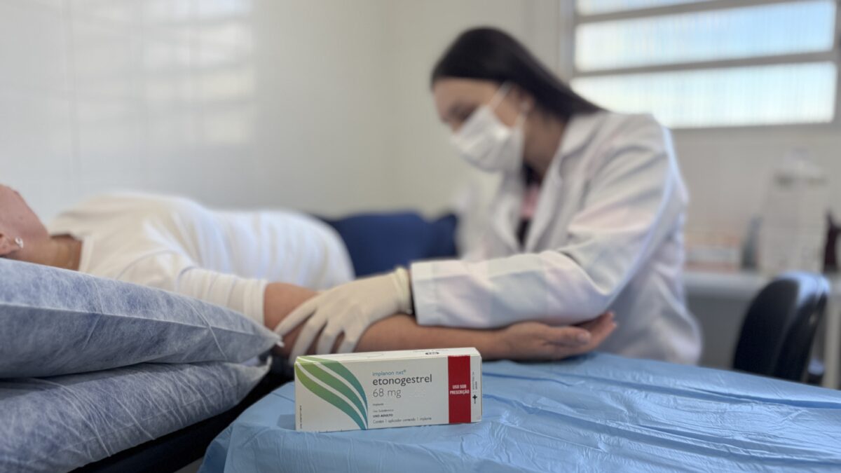 Morro da Fumaça inicia oferta do implante contraceptivo Implanon pelo SUS