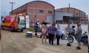 Colisão entre moto e bicicleta deixa homem ferido em Morro da Fumaça