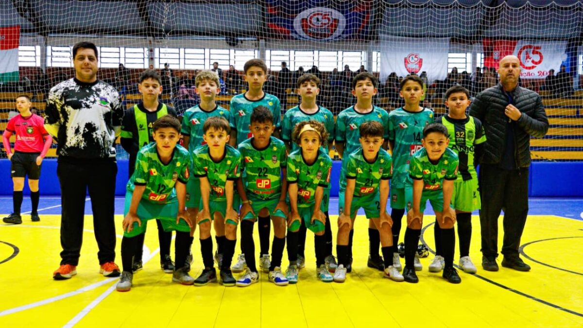 FME Morro da Fumaça Sub-12 garante vaga na semifinal do Catarinense de Futsal