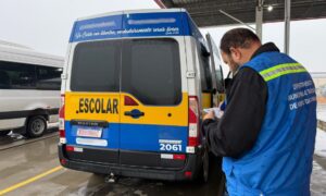 Morro da Fumaça realiza vistoria em veículos do transporte escolar e universitário