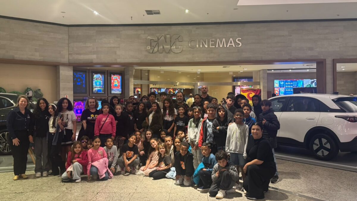 Colônia de Férias leva crianças e adolescentes de Morro da Fumaça ao cinema