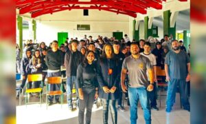 Delegada da Polícia Civil e Agentes de Polícia orientam estudantes sobre golpes, drogas e violência doméstica