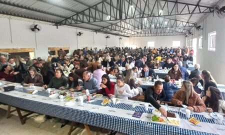 Festa em honra a São Pedro e Nossa Senhora do Perpétuo Socorro reúne grande público na Linha Frasson