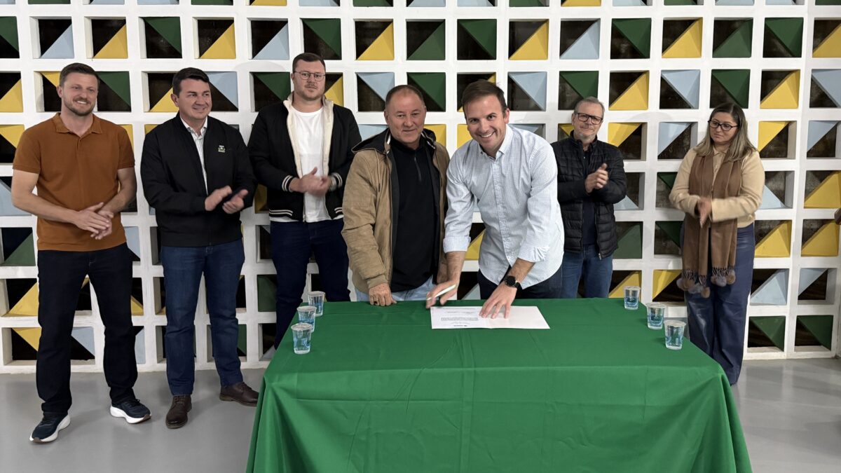 Governo de Morro da Fumaça amplia investimentos em lazer e esporte com nova Praça Esportiva no bairro Naspolini