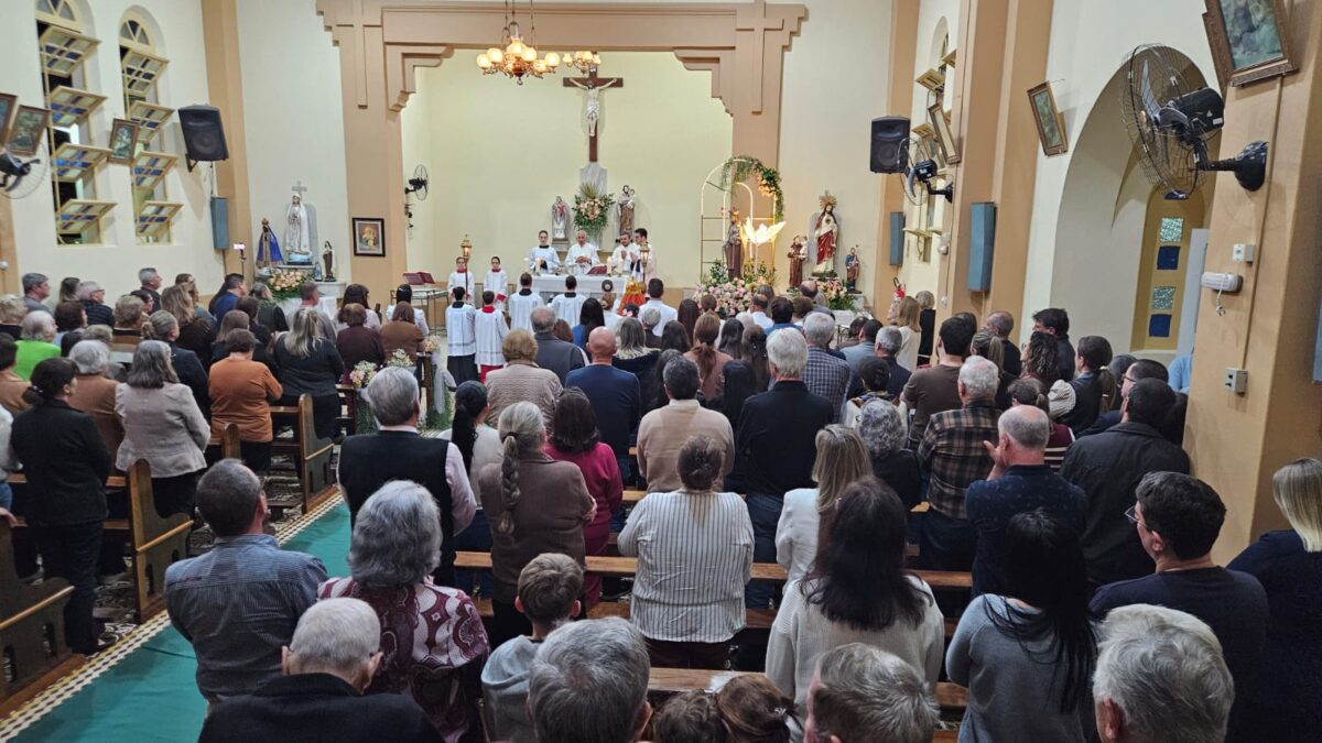 Comunidade de Linha Torrens celebra Nossa Senhora do Carmo e elege primeira corte da festa