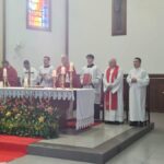 Santa Missa da Crisma reúne 80 crismandos na Igreja Matriz São Roque