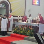 Santa Missa da Crisma reúne 80 crismandos na Igreja Matriz São Roque