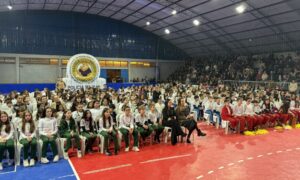 Em noite de emoção, 320 estudantes se formam no Proerd em Morro da Fumaça