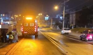 Acidente entre carro e moto mobiliza Bombeiros no Anel de Contorno Viário