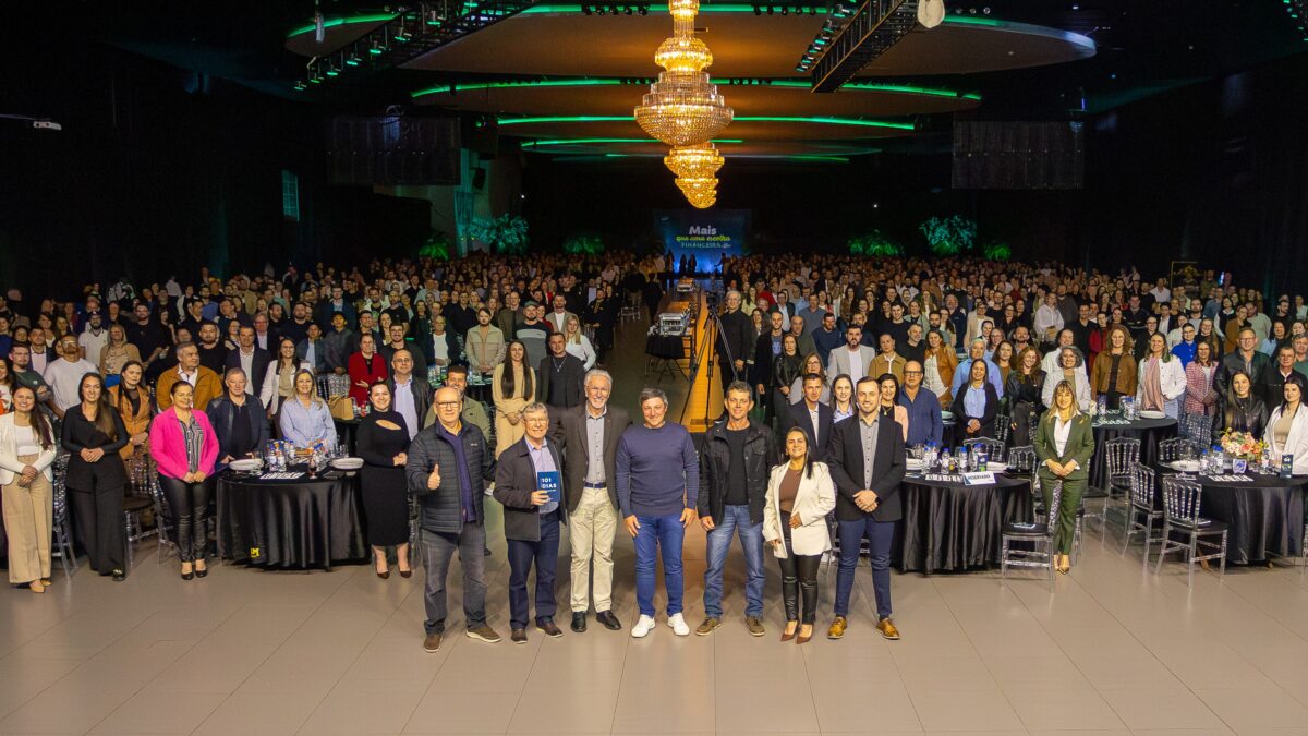 Sicoob Credija realiza 8º Encontro de Empresários com palestra de Edgar Madruga