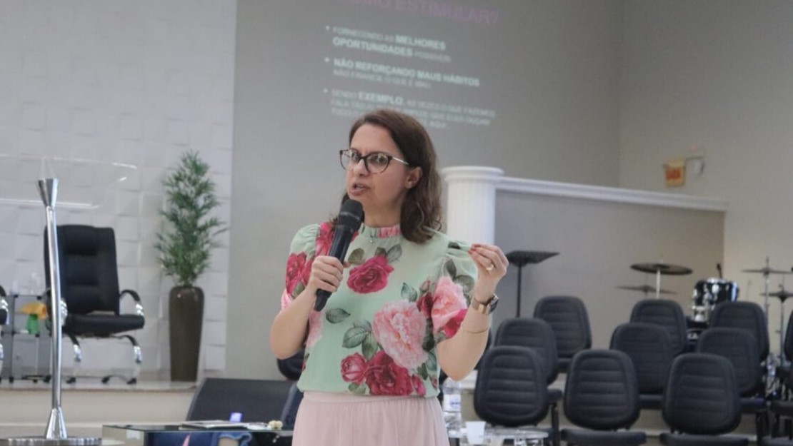 Assembleia de Deus promove palestra sobre desenvolvimento infantil e responsabilidade parental