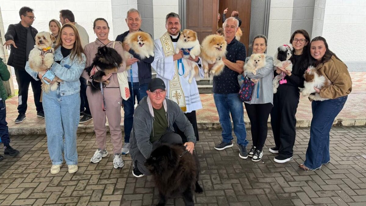 Bênção dos animais e dos motoristas emociona comunidade na Festa de São Roque