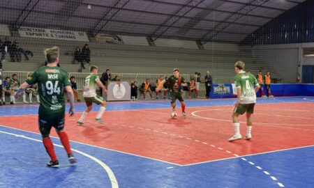 Campeonato Municipal de Futsal Adulto Fechado começa com 16 gols na rodada de abertura